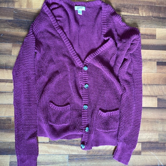 burgundy sweater - Picture 1 of 5